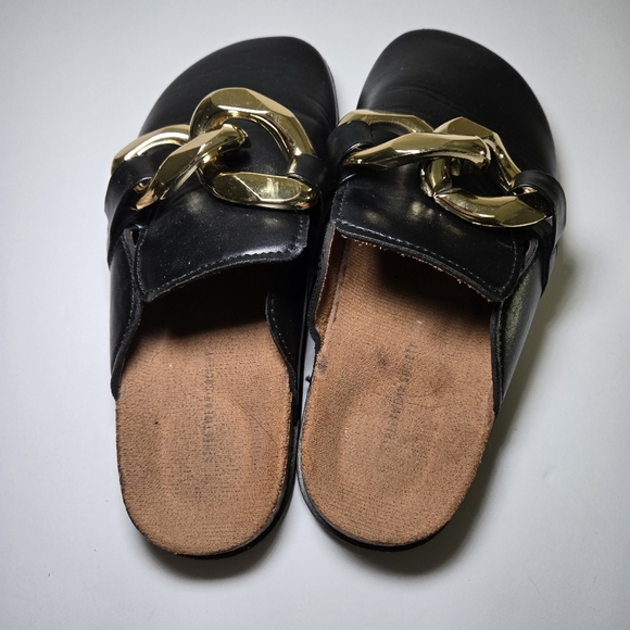 Elegant Black Mules with Gold Chain Accent Size 6 - Picture 3 of 11